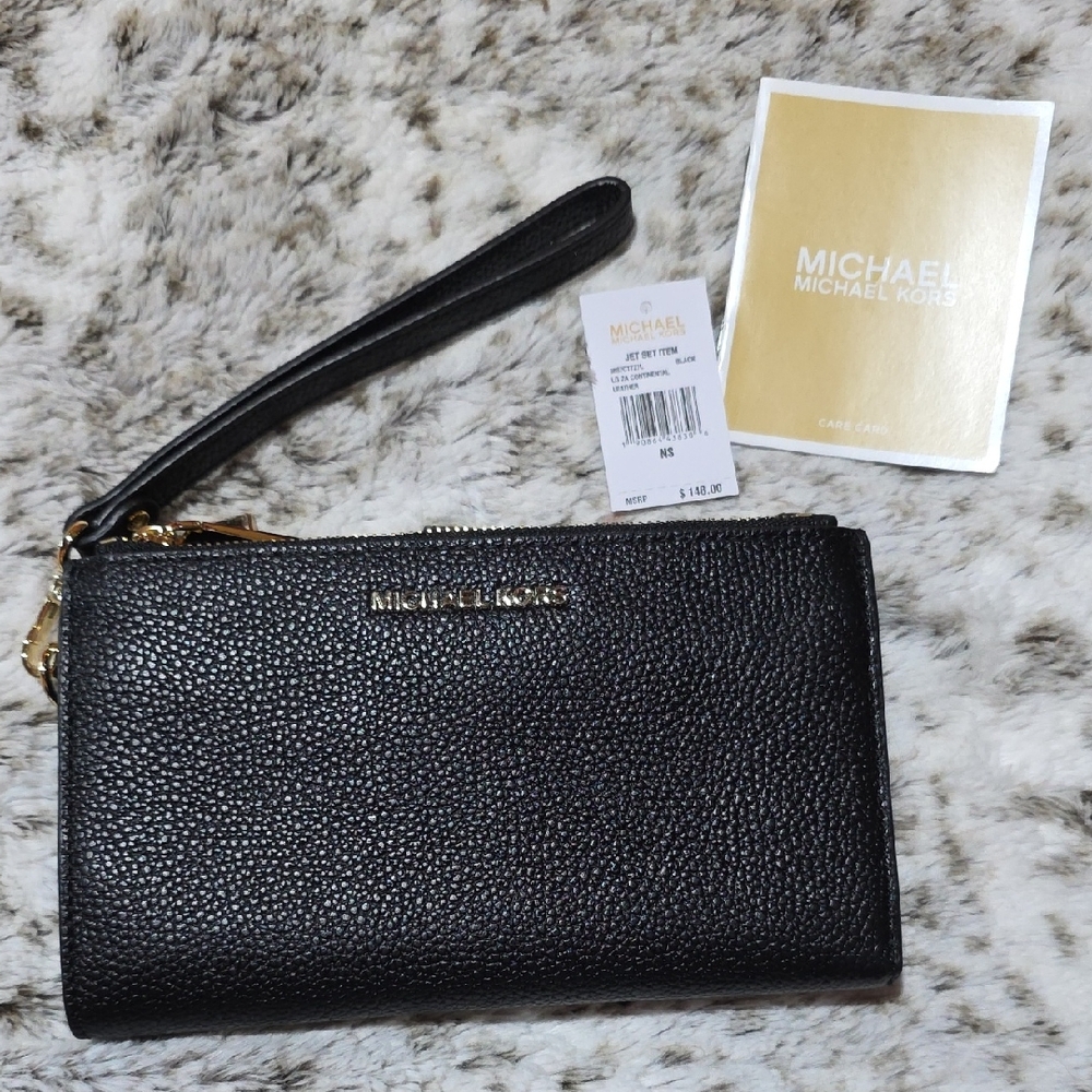 New Michael Kors Contintental Leather Black Wallet.